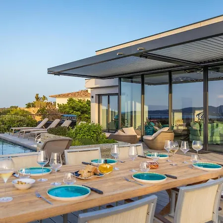 A Pinetta Villata Βίλα